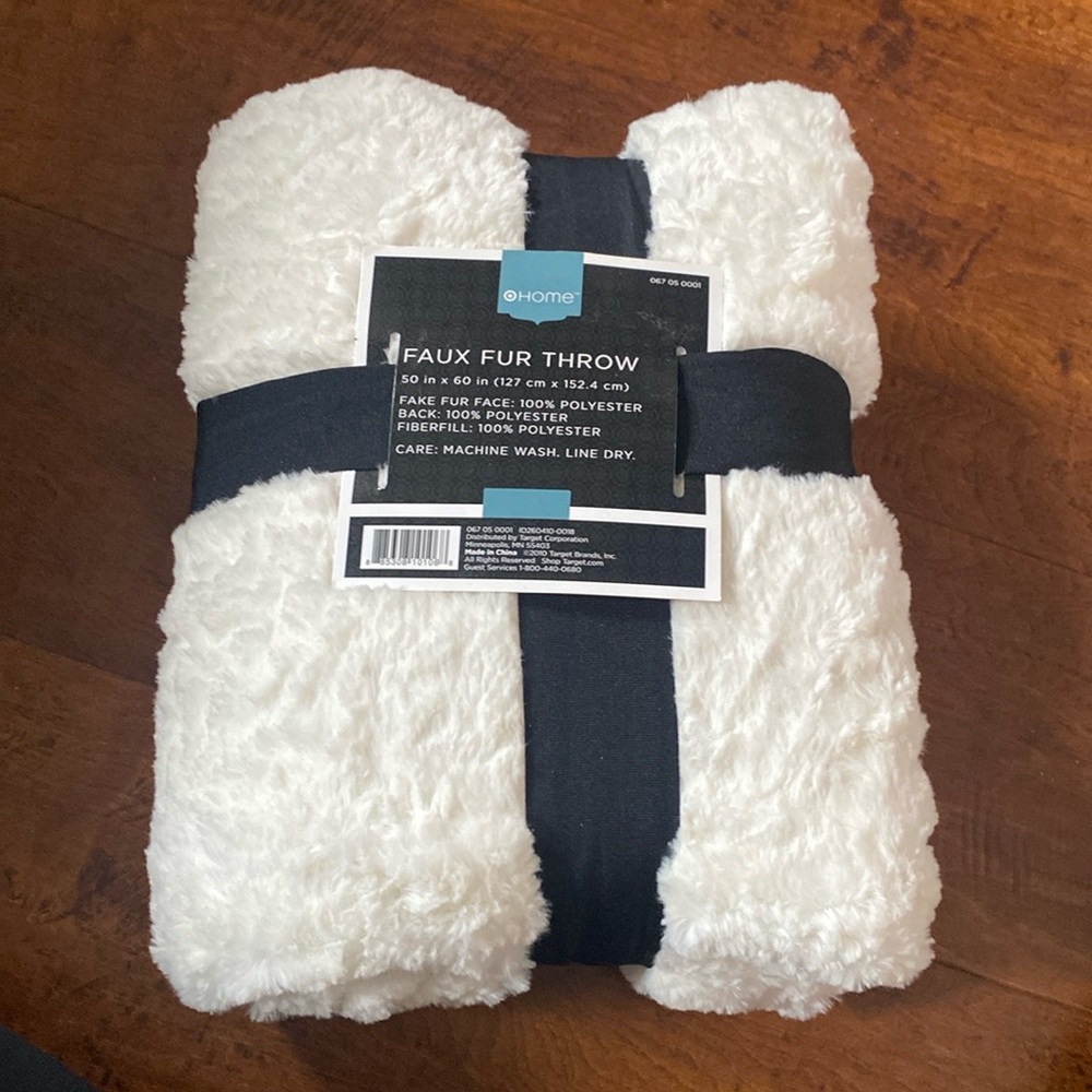 Target Home White Faux Fur Throw